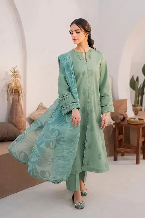 Green Embroidered Kurta Set with Chiffon Dupatta