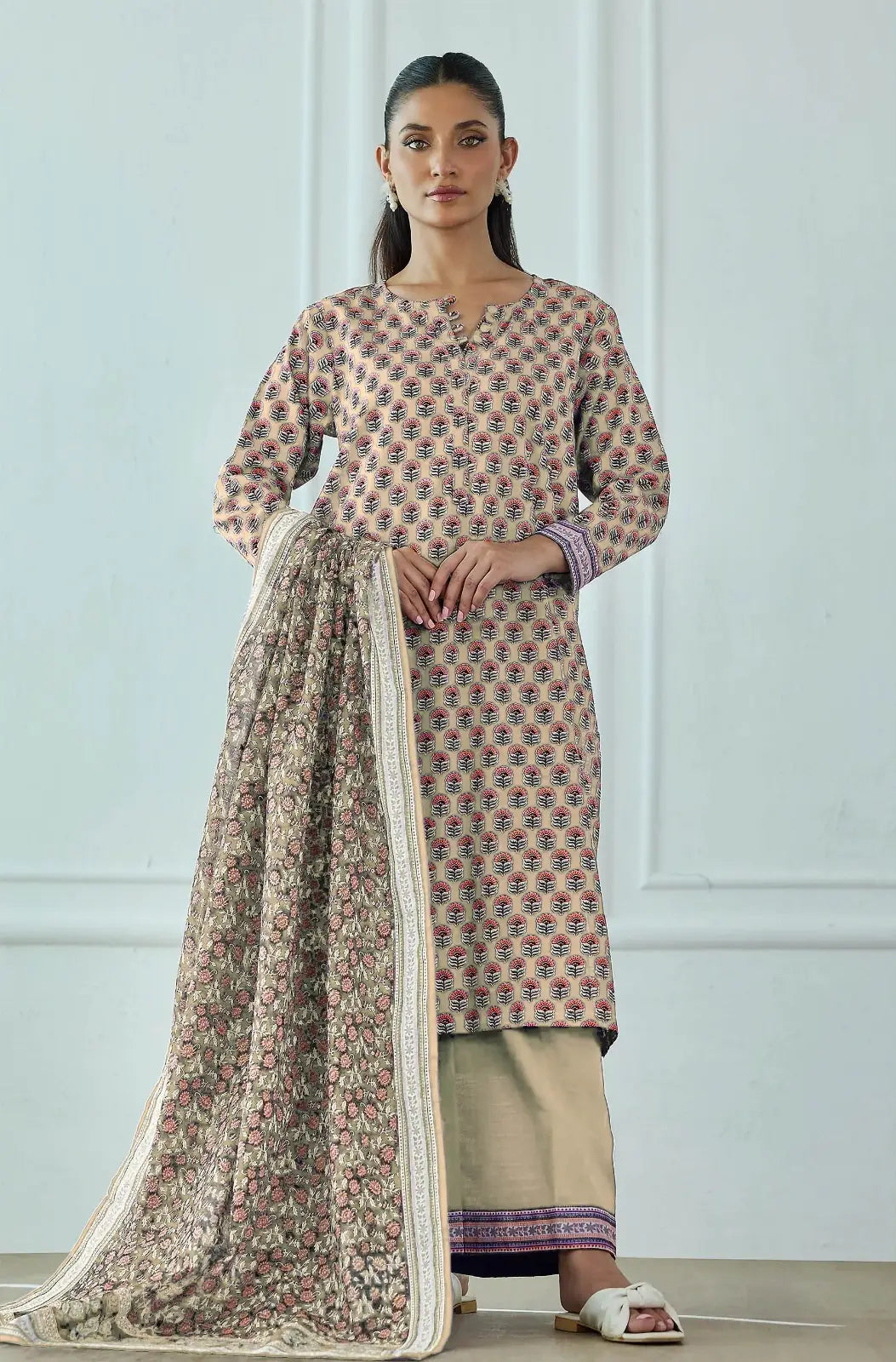 3 Pcs Women's Unstitched Printed Suit